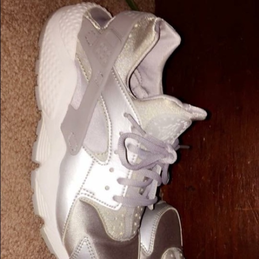Nike Sneakers - Picture 1 of 1